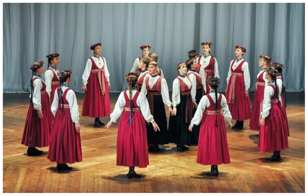 XXI Jaunrades deju konkursa pirmā kārta Slampē