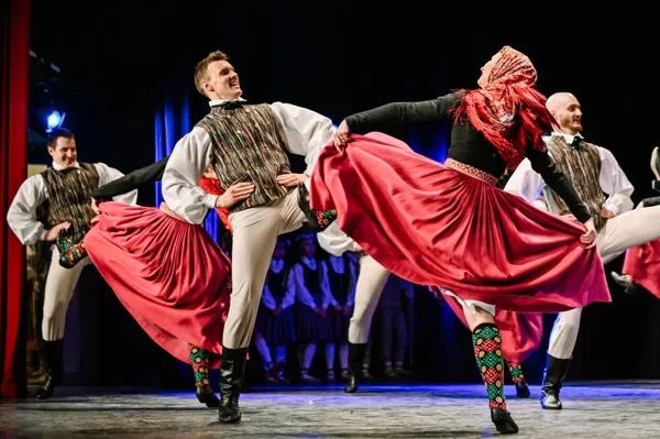 Vektors pie "Vizbulītes" - "Es gribu DEJOT"