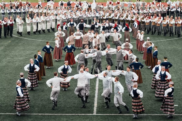 IX Vidējās paaudzes dejotāju svētki