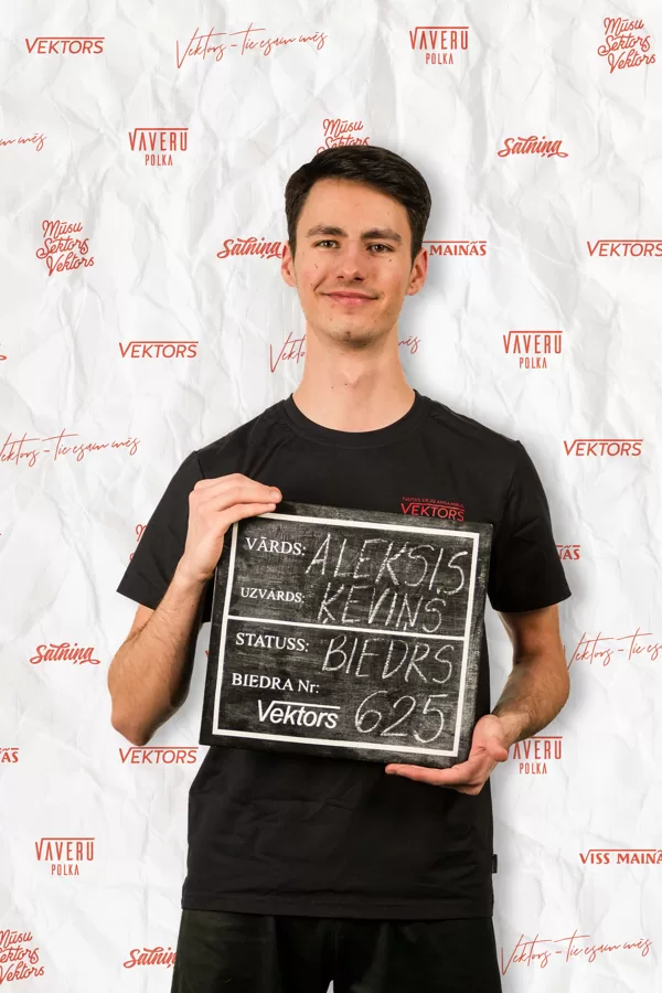 (Aleksis)(Dejo Vektorā kopš 2022. gada)