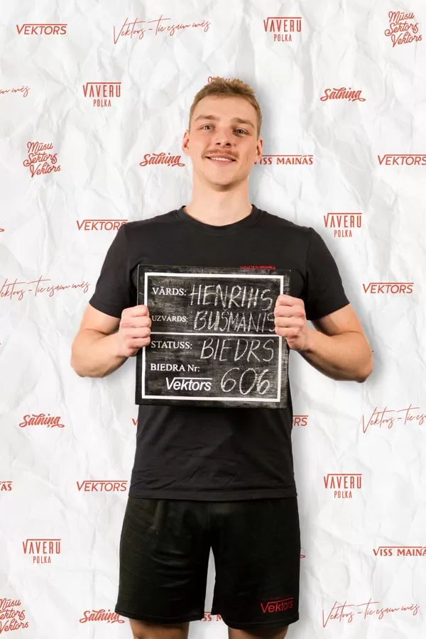 (Henrihs)(Dejo Vektorā kopš 2020. gada)