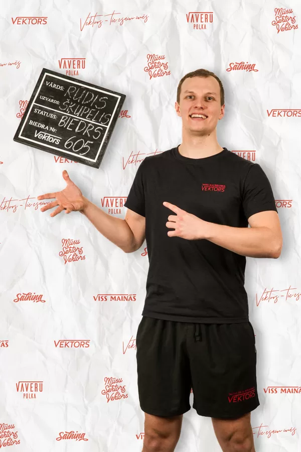 (Rūdis Š.)(Dejo Vektorā kopš 2020. gada)